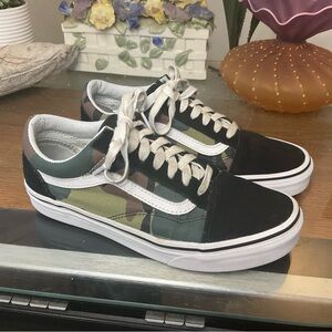 VANS WOMENS OLD SKOOL “WOODLAND CAMO” SNEAKERS 7